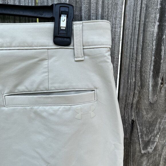 Under Armour Men's 32 UA Tech Stretch Khaki Golf Shorts Performance 1350071 - Picture 7 of 13